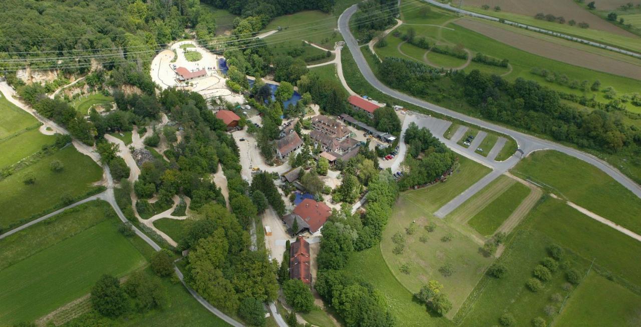 Hotel Erlebnisgastronomie Lochmuhle Eigeltingen Exterior foto